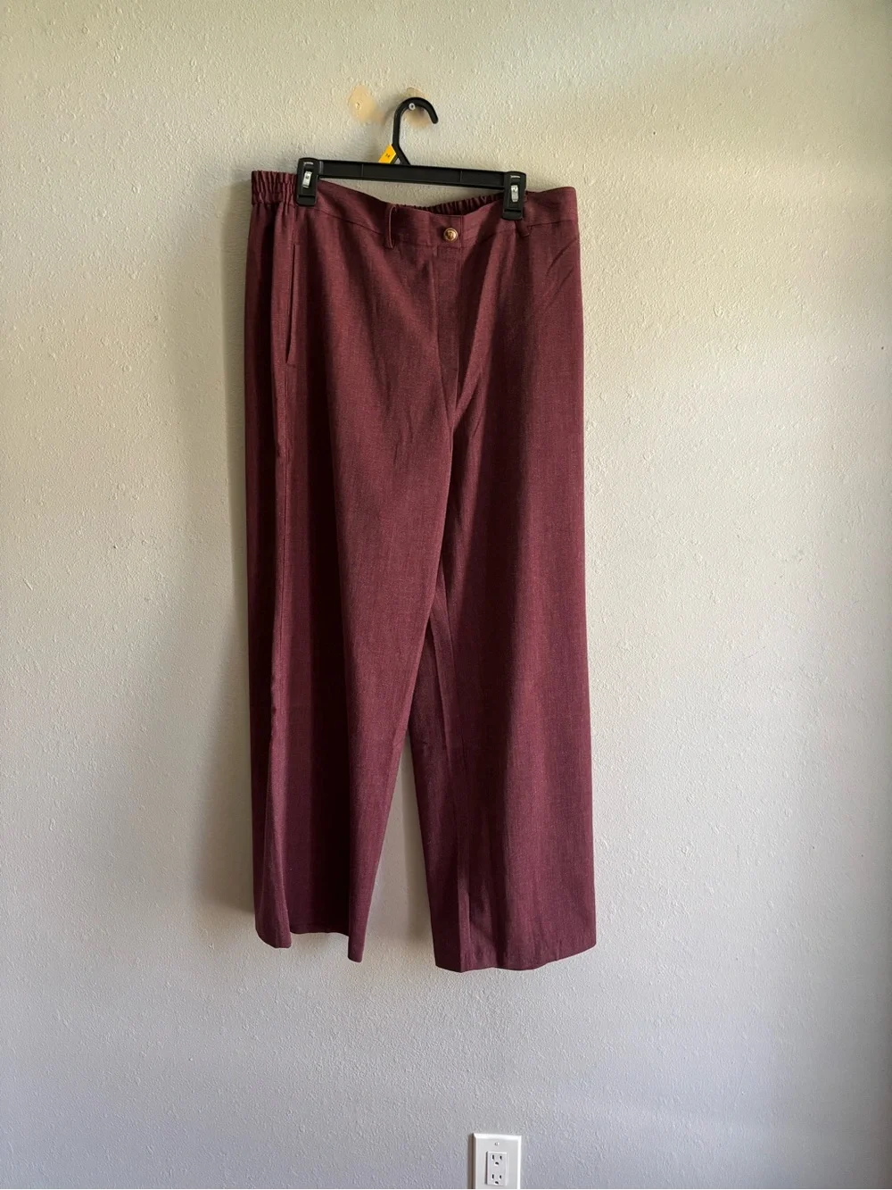 Michael Kor’s women pants in Burgundy